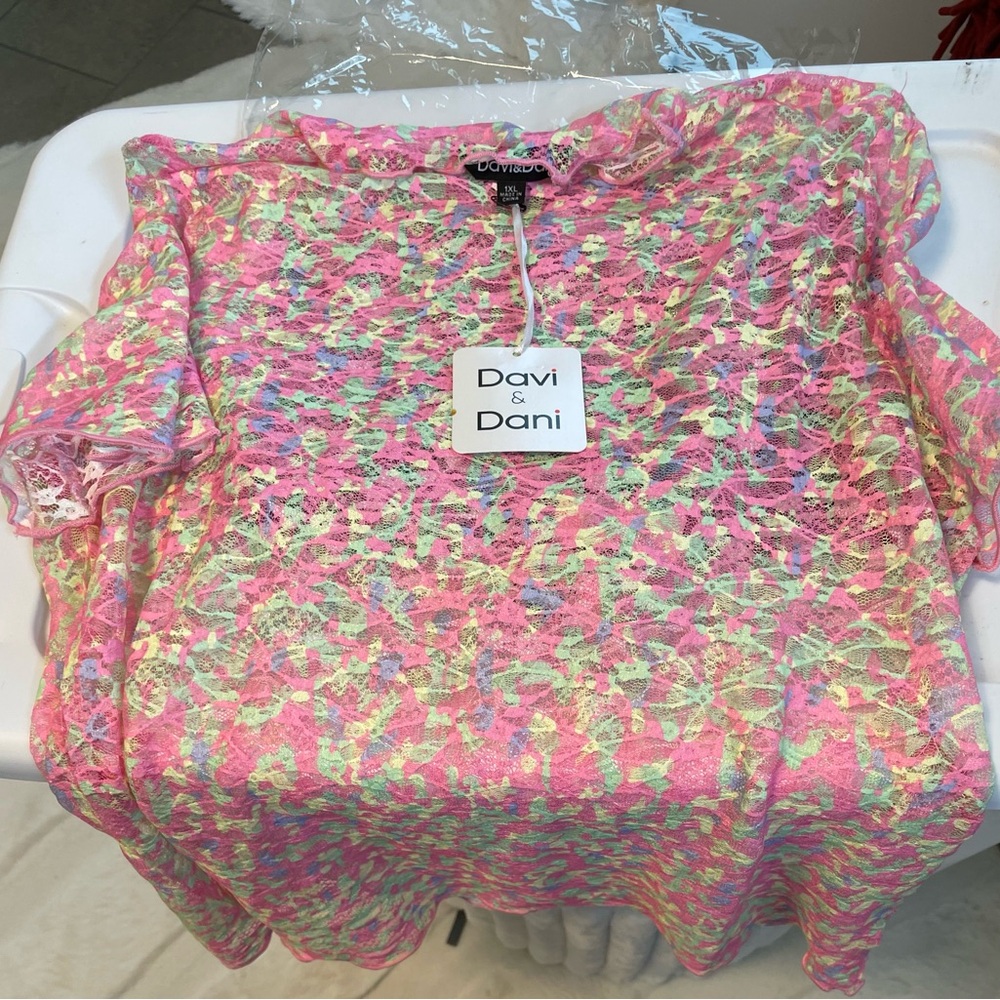 DAVI & DANI Pink Multi Short Sleeve Lace Mesh Top, Sz 1XL - Picture 2 of 4